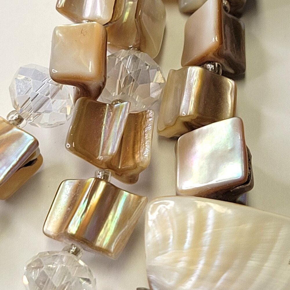 Multistrand Chunky Shell Necklace - Picture 5 of 8